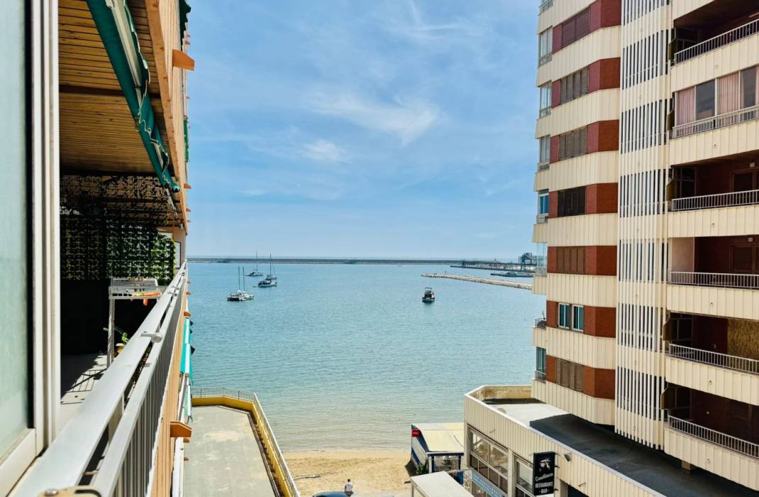 Resale - Apartment - Torrevieja - AVENIDA GREGORIO MARAÑON, 39 - ESC 1 - 3º - D