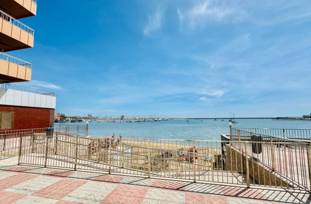 Resale - Apartment - Torrevieja - AVENIDA GREGORIO MARAÑON, 39 - ESC 1 - 3º - D