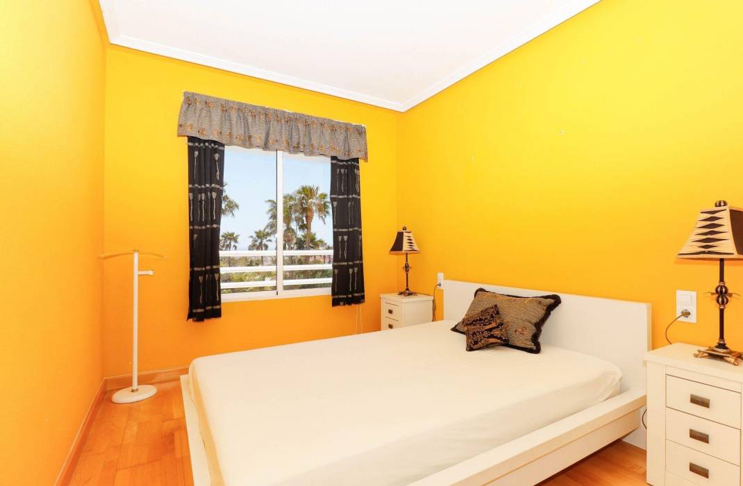 Resale - Apartment - Torrevieja - Cabo cervera