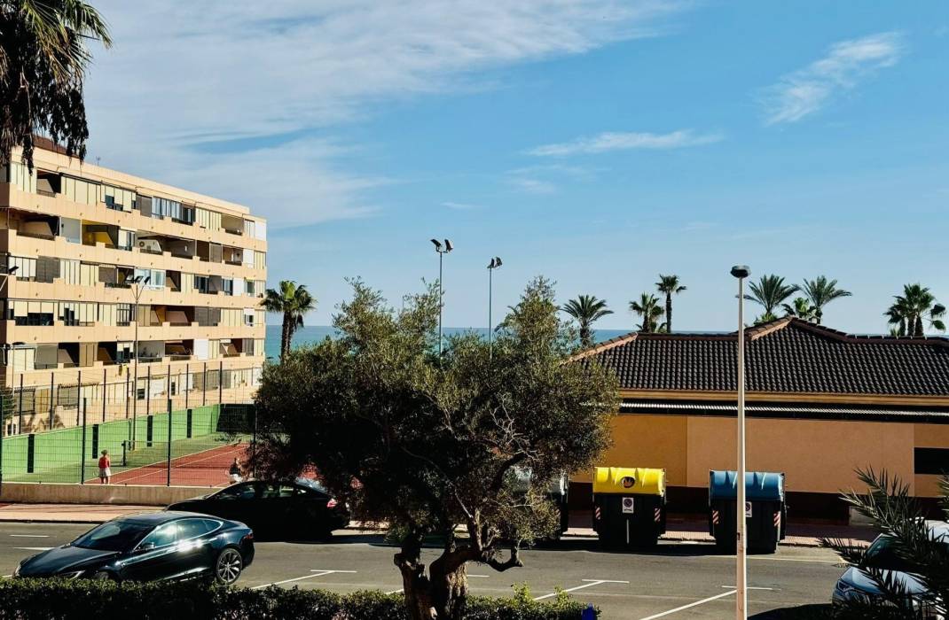 Resale - Apartment - Torrevieja - Cabo cervera