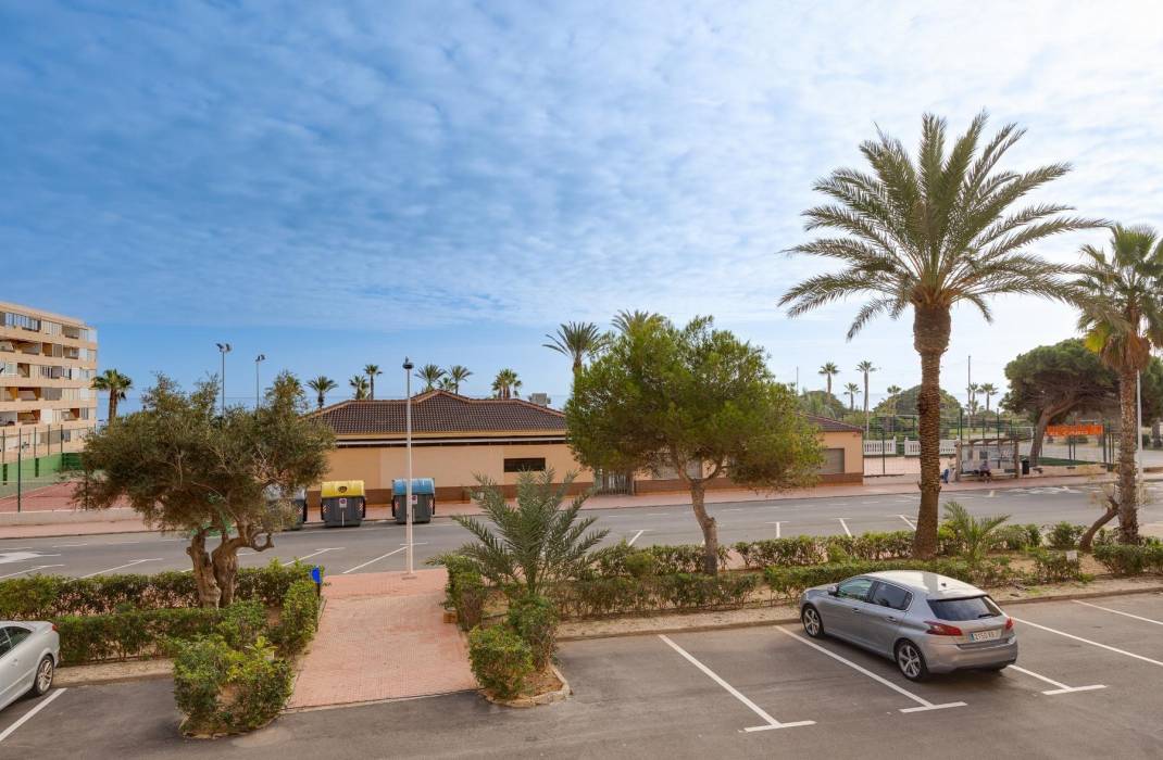 Resale - Apartment - Torrevieja - Cabo cervera