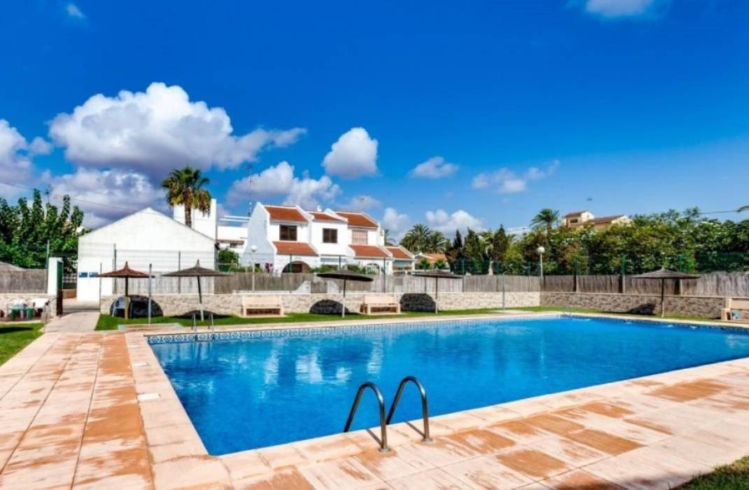 Resale - Apartment - Torrevieja - Calas blanca