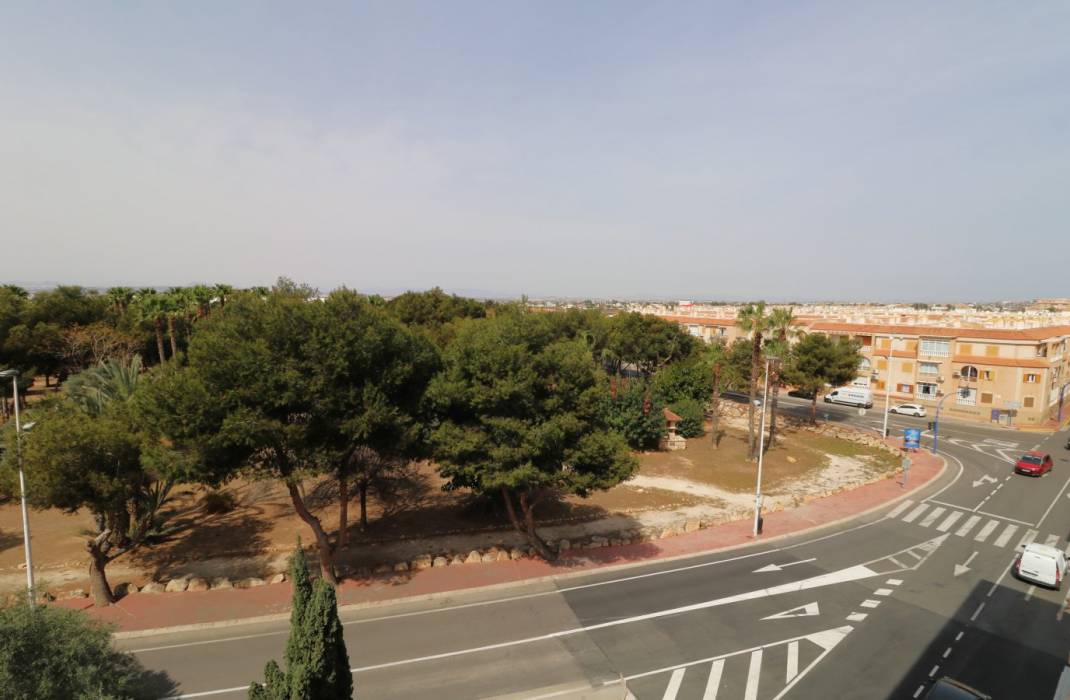 Resale - Apartment - Torrevieja - calle Beniajan n 16