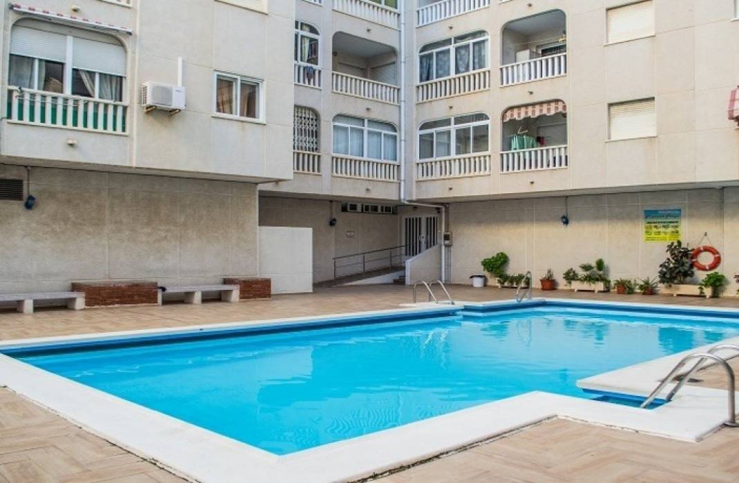 Resale - Apartment - Torrevieja - calle Beniajan n 16