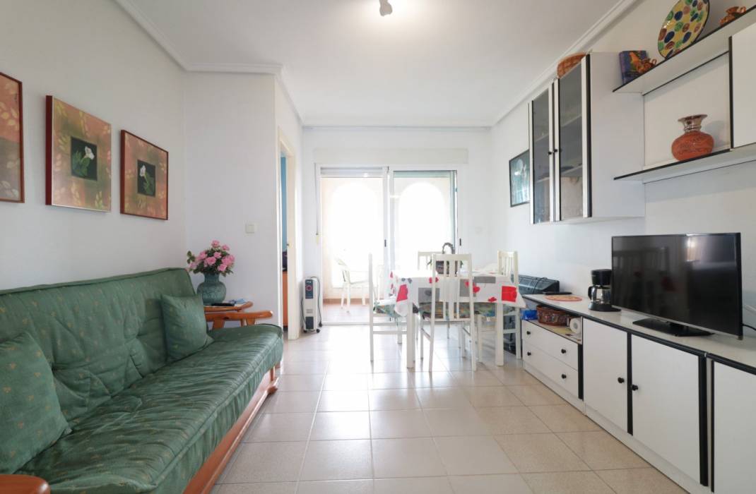 Resale - Apartment - Torrevieja - calle Beniajan n 16