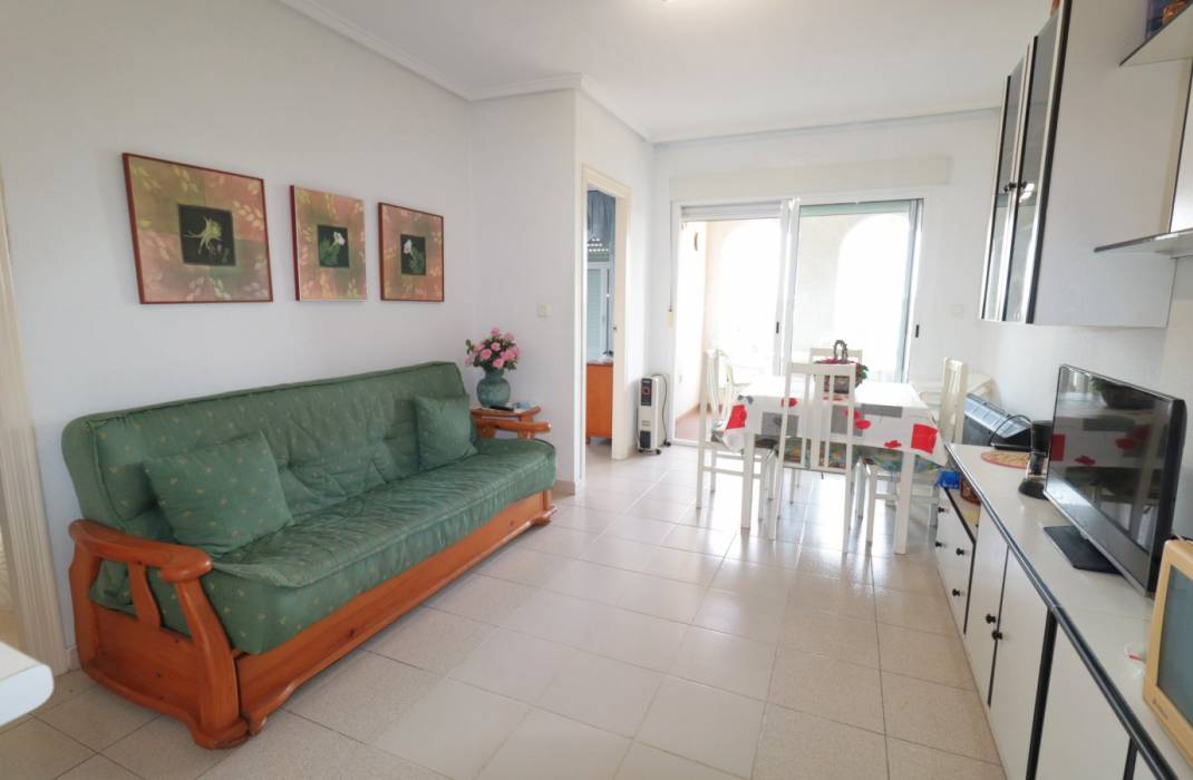 Resale - Apartment - Torrevieja - calle Beniajan n 16