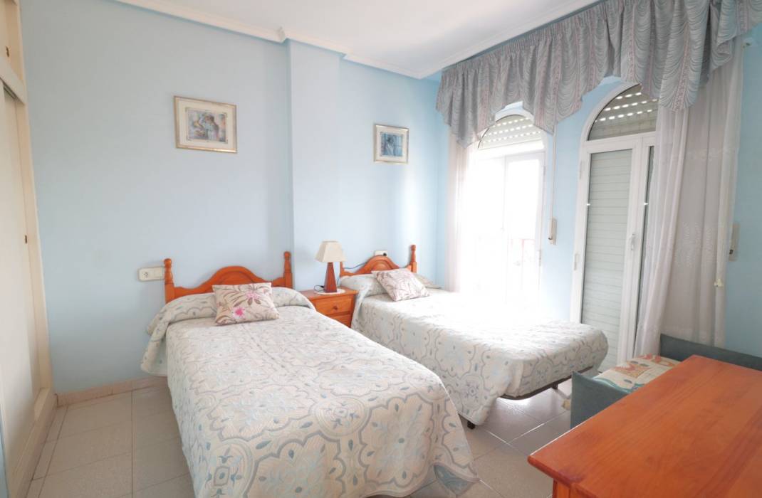 Resale - Apartment - Torrevieja - calle Beniajan n 16