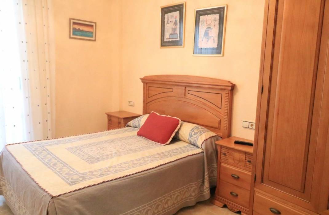 Resale - Apartment - Torrevieja - calle Beniajan n11