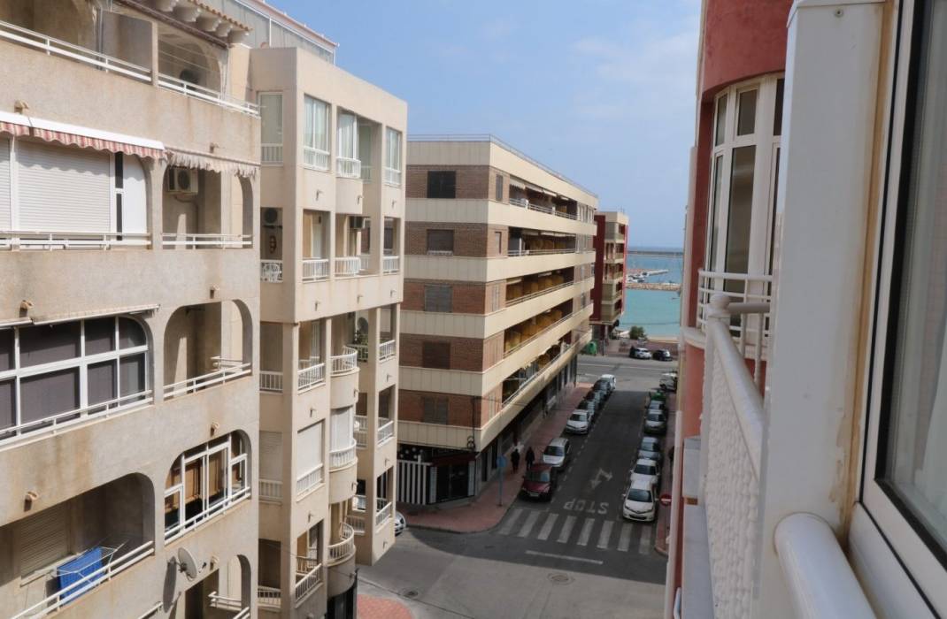 Resale - Apartment - Torrevieja - calle Beniajan n11