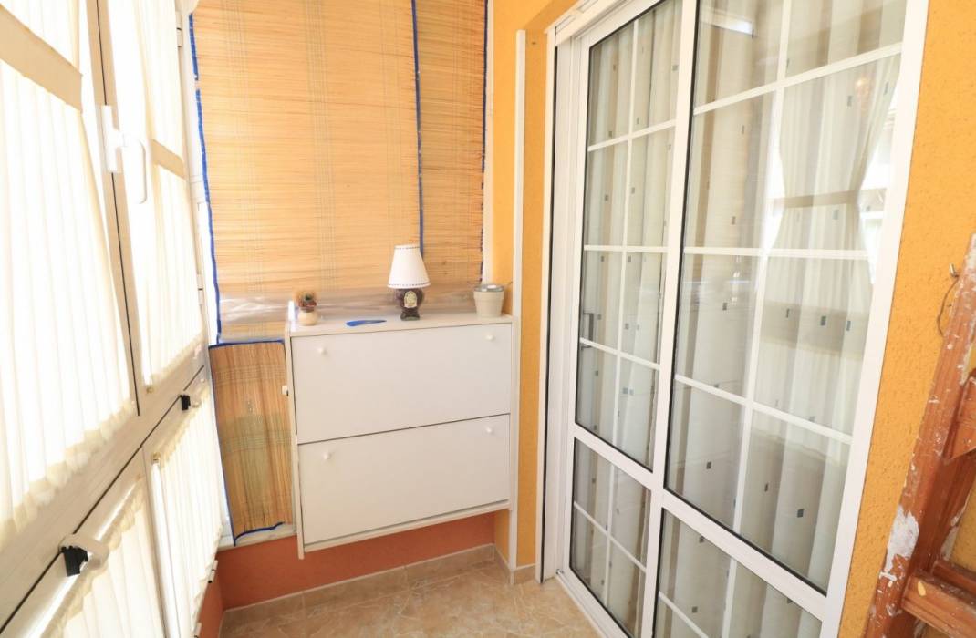 Resale - Apartment - Torrevieja - calle Beniajan n11