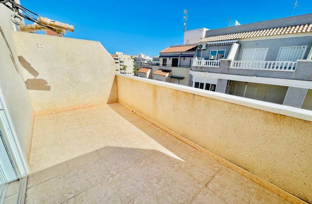 Resale - Apartment - Torrevieja - Calle Bergantin n 15