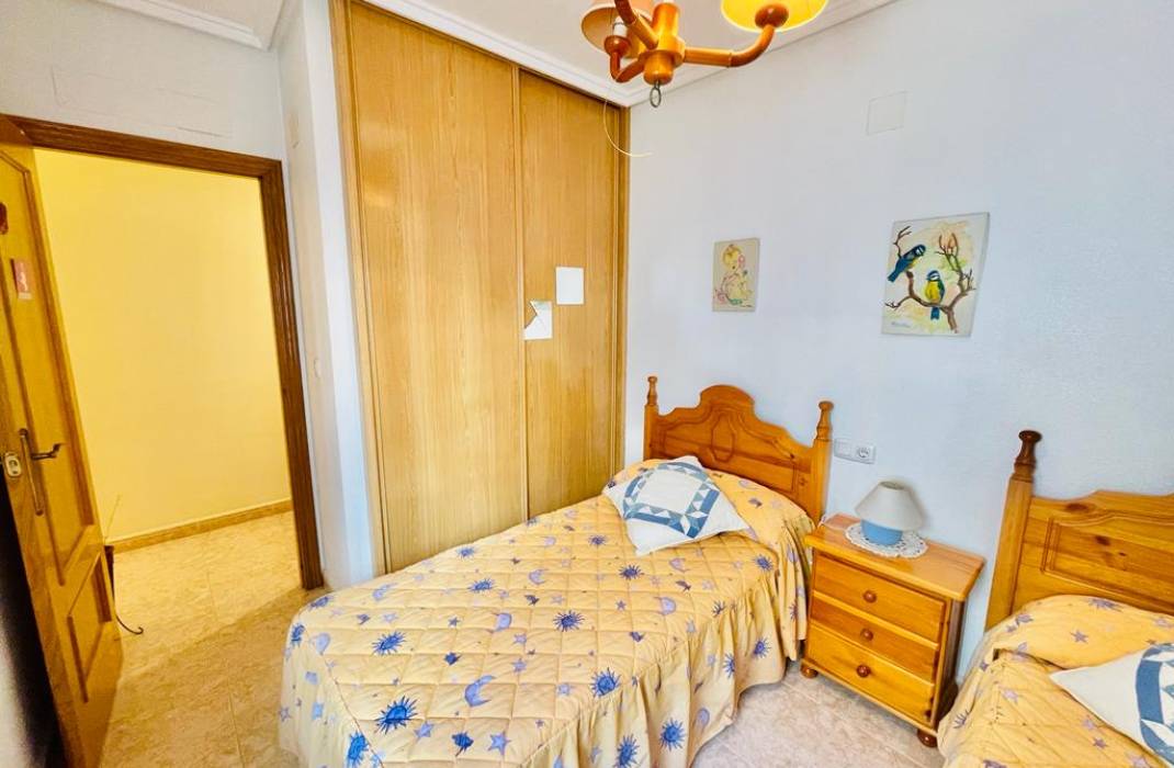 Resale - Apartment - Torrevieja - Calle Bergantin n 15