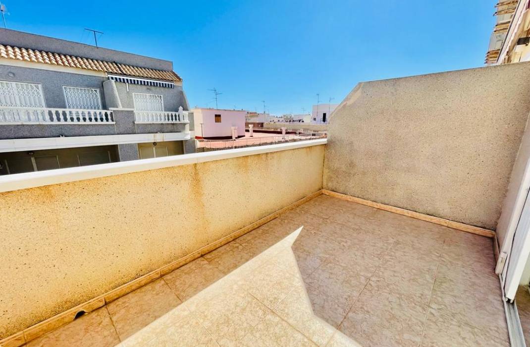 Resale - Apartment - Torrevieja - Calle Bergantin n 15