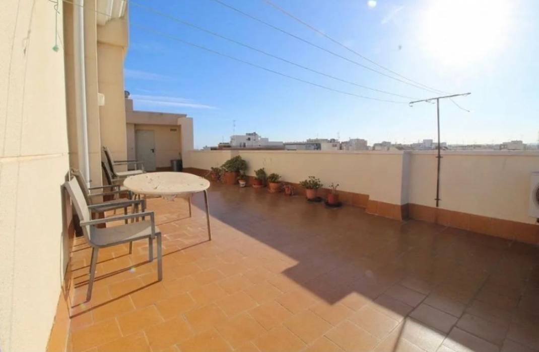 Resale - Apartment - Torrevieja - calle Concordia n 40