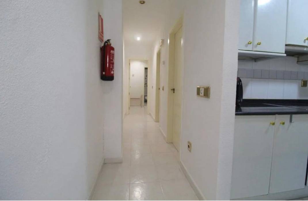 Resale - Apartment - Torrevieja - calle Concordia n 40