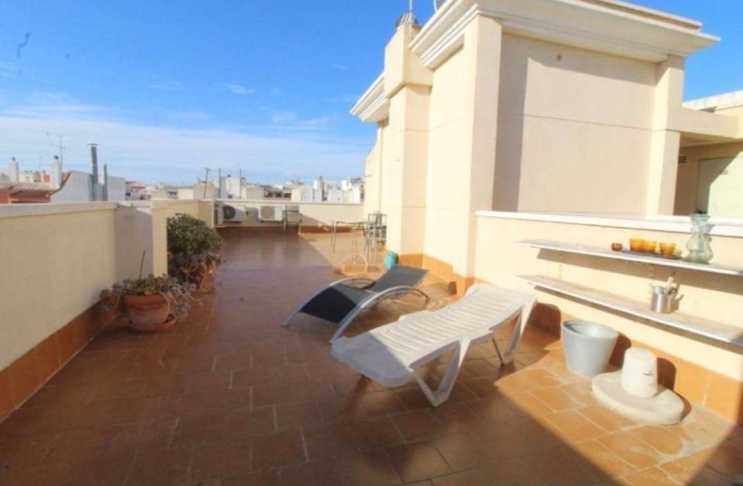 Resale - Apartment - Torrevieja - calle Concordia n 40