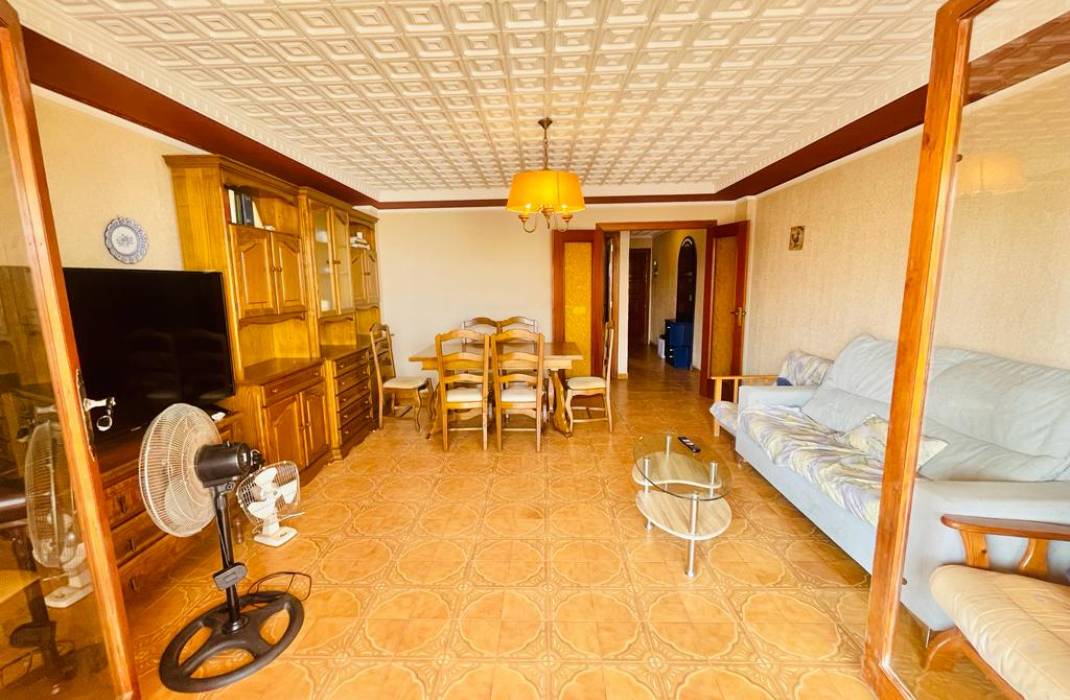 Resale - Apartment - Torrevieja - calle Diego Maraon n 41