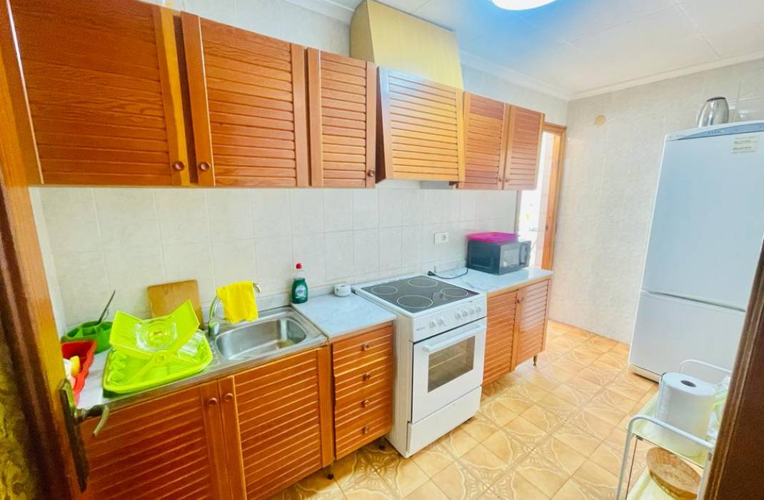 Resale - Apartment - Torrevieja - calle Diego Maraon n 41