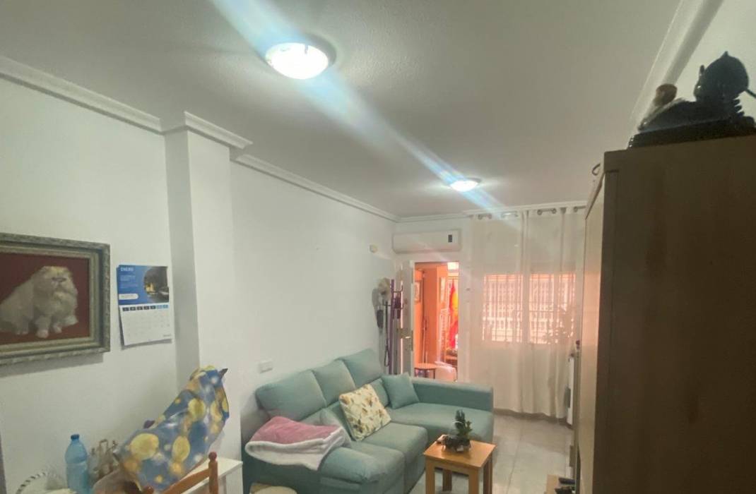 Resale - Apartment - Torrevieja - calle Finlandia n 38