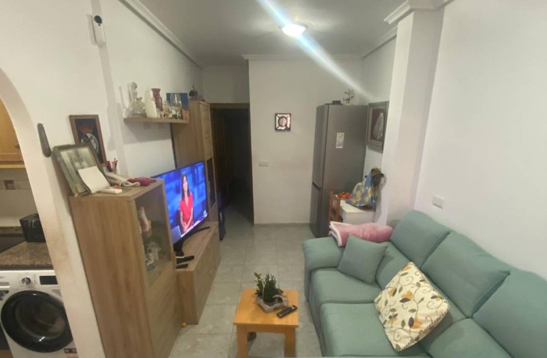 Resale - Apartment - Torrevieja - calle Finlandia n 38