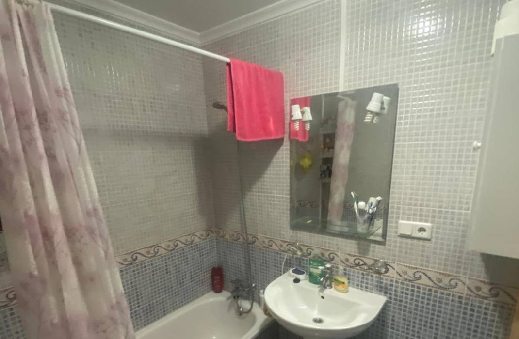 Resale - Apartment - Torrevieja - calle Finlandia n 38