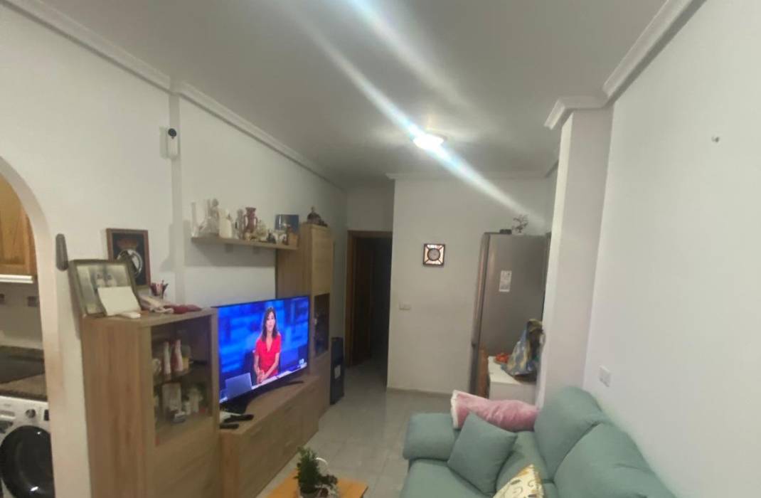 Resale - Apartment - Torrevieja - calle Finlandia n 38