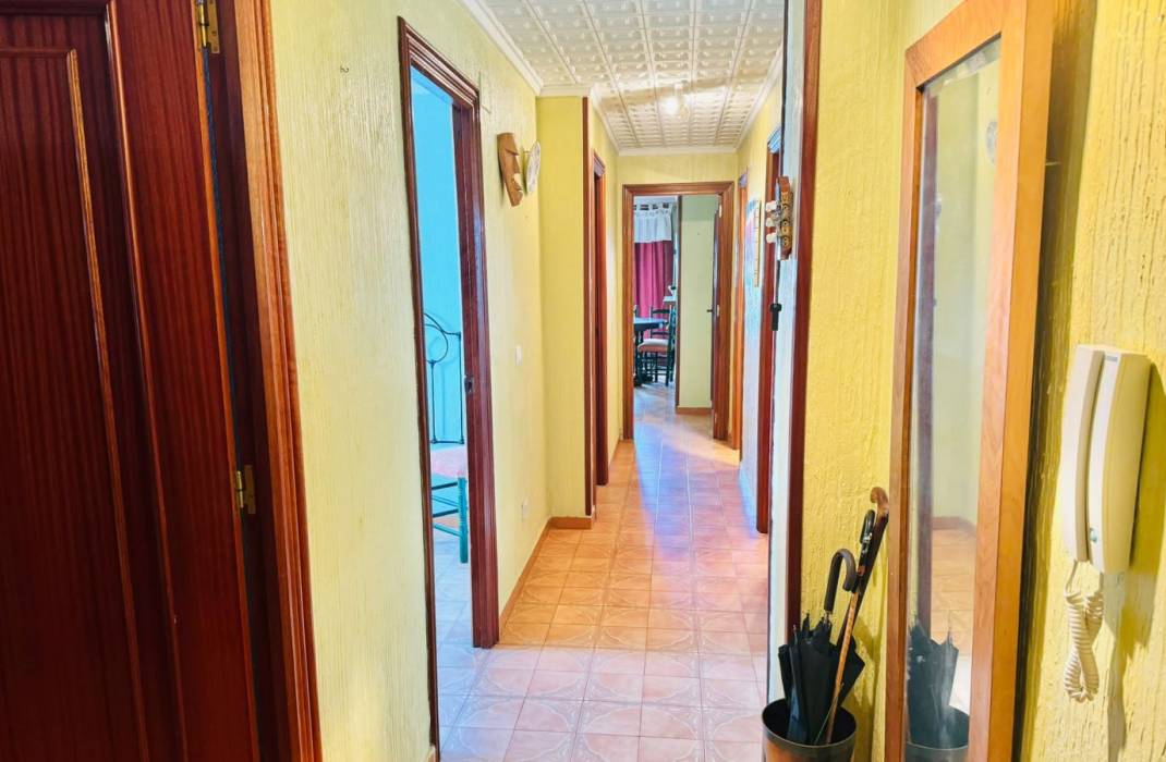 Resale - Apartment - Torrevieja - calle Gregorio Maraon n 41