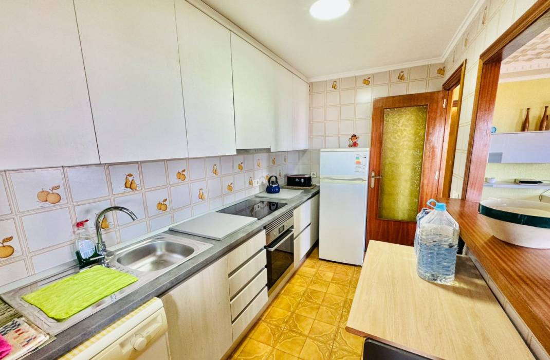 Resale - Apartment - Torrevieja - calle Gregorio Maraon n 41