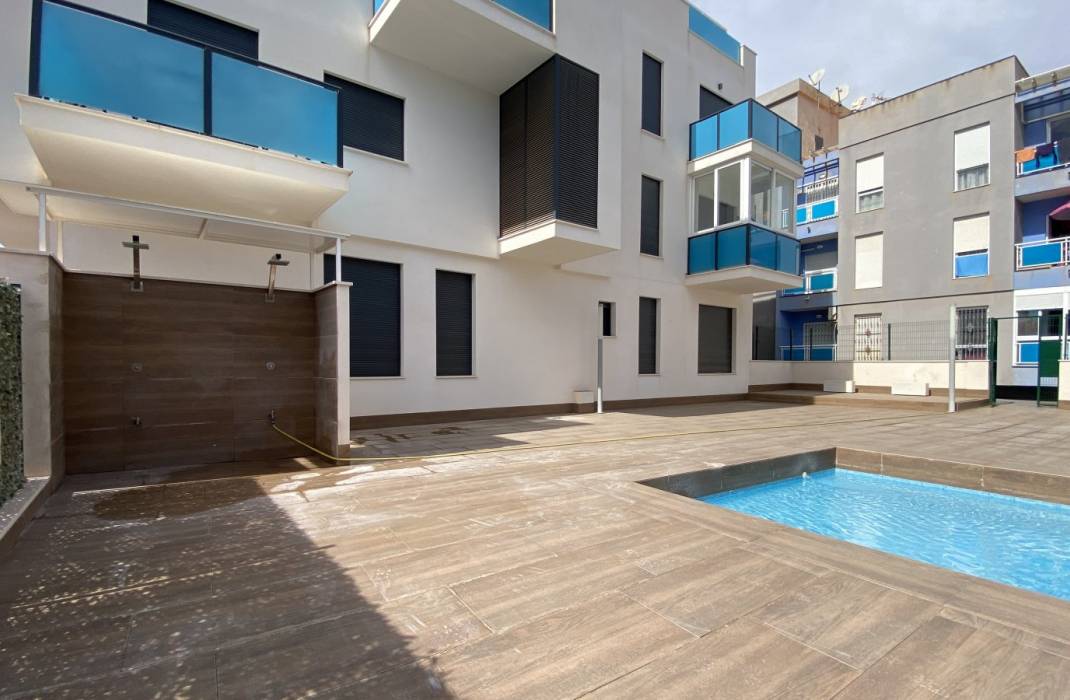 Resale - Apartment - Torrevieja - calle La Calera n 22