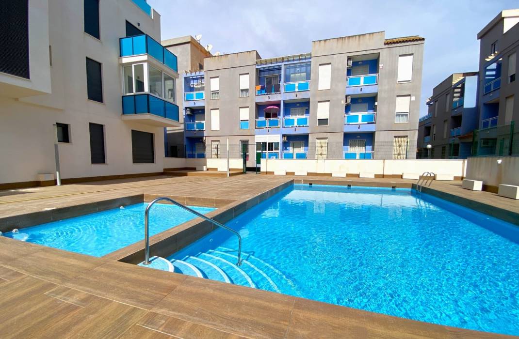 Resale - Apartment - Torrevieja - calle La Calera n 22