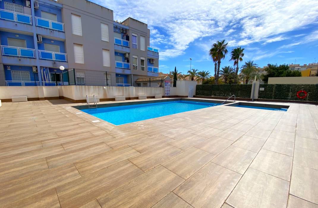 Resale - Apartment - Torrevieja - calle La Calera n 22