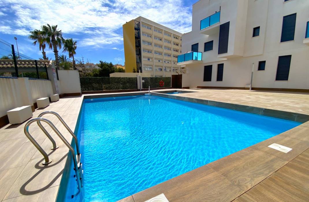 Resale - Apartment - Torrevieja - calle La Calera n 22