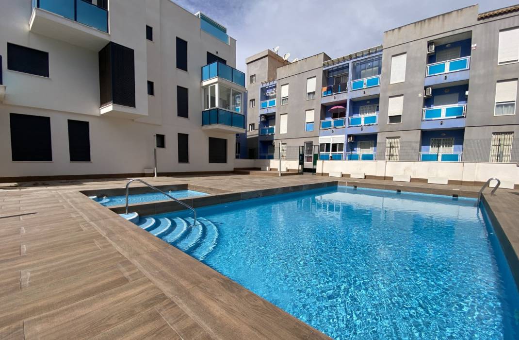 Resale - Apartment - Torrevieja - calle La Calera n 22