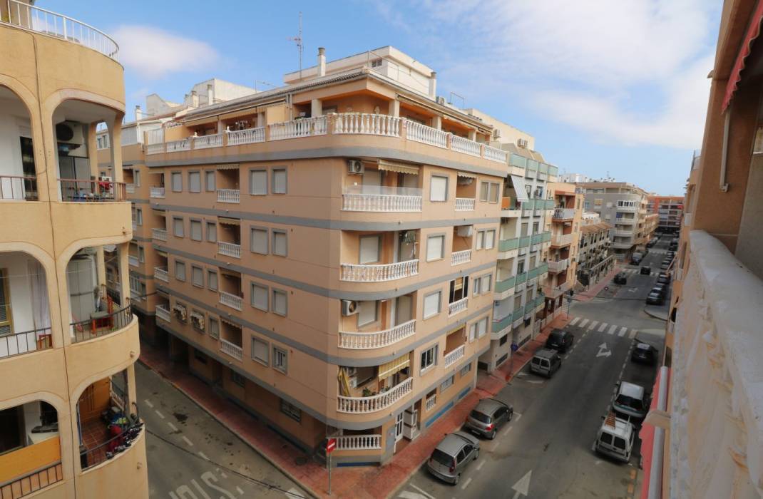 Resale - Apartment - Torrevieja - calle  Monteagudo n 19a