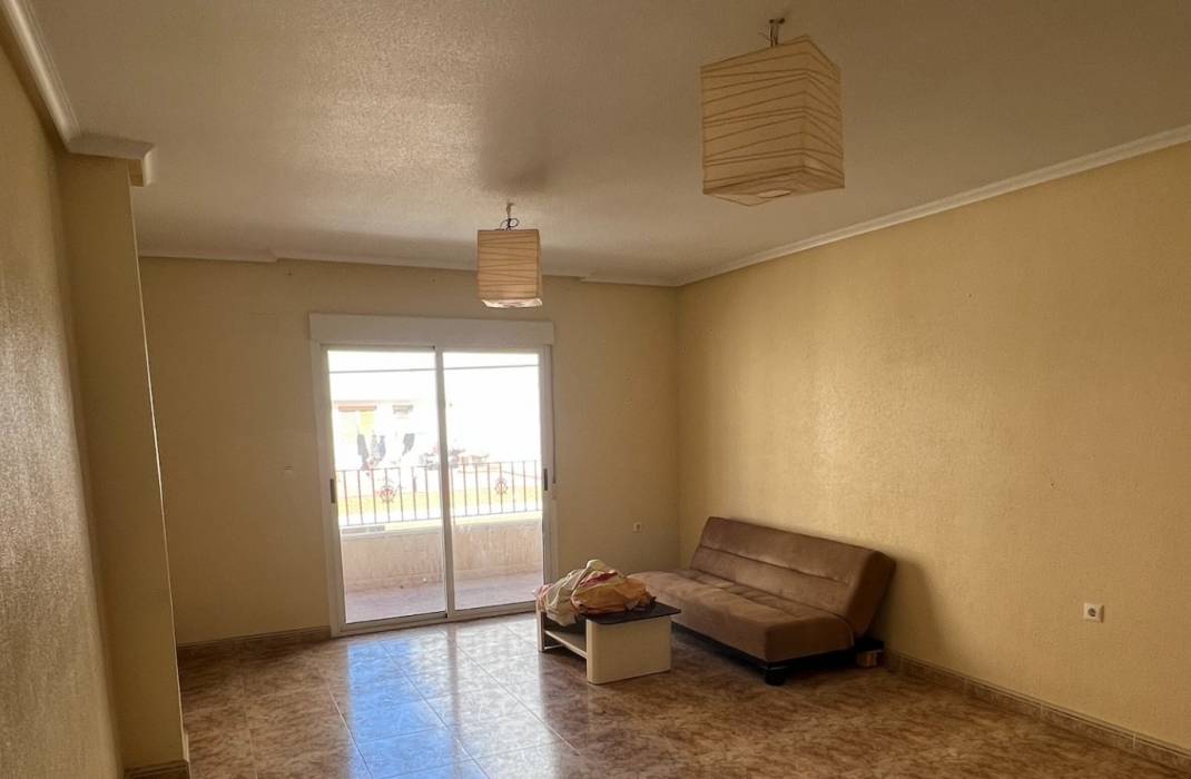 Resale - Apartment - Torrevieja - calle Rambla Juan Mateo n74