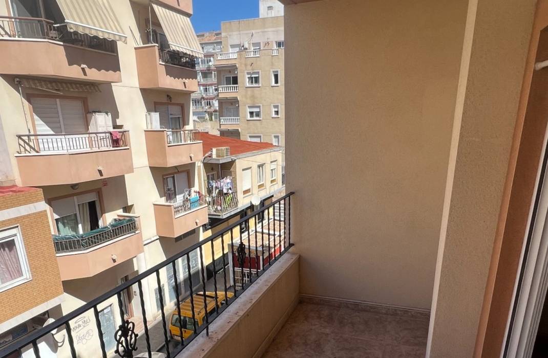 Resale - Apartment - Torrevieja - calle Rambla Juan Mateo n74