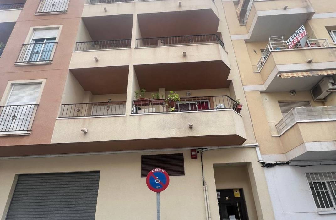 Resale - Apartment - Torrevieja - calle Rambla Juan Mateo n74