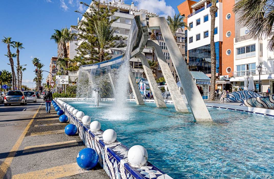 Resale - Apartment - Torrevieja - Caritas m 2