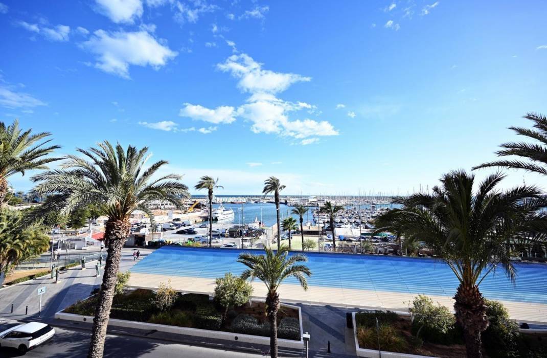 Resale - Apartment - Torrevieja - Centro