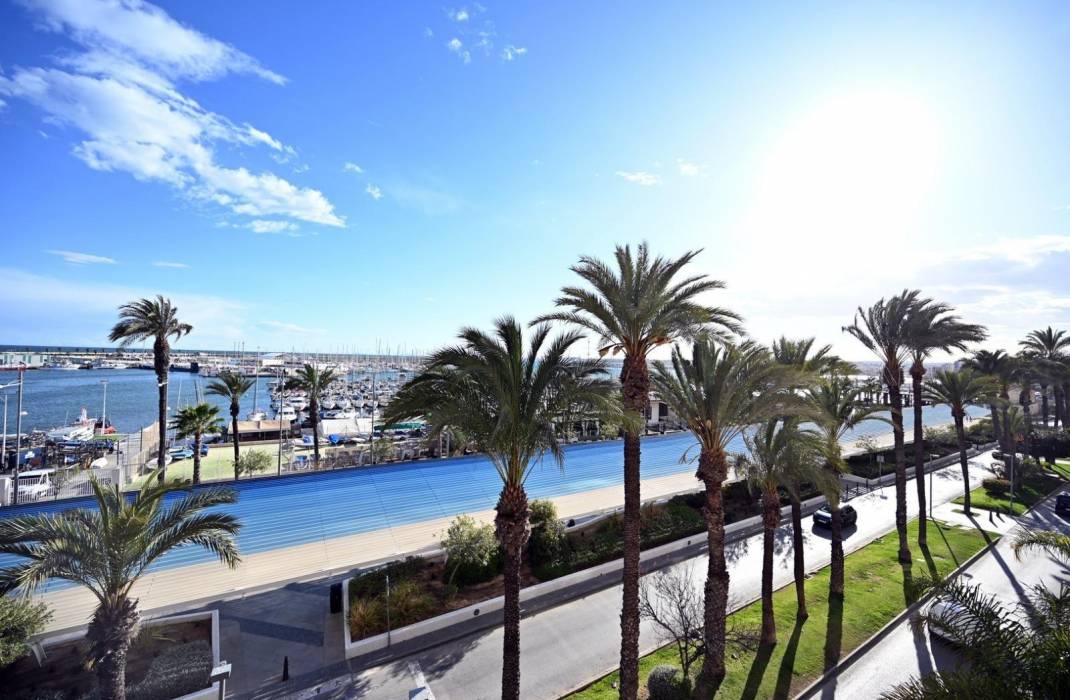 Resale - Apartment - Torrevieja - Centro