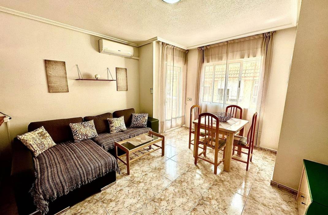 Resale - Apartment - Torrevieja - Centro