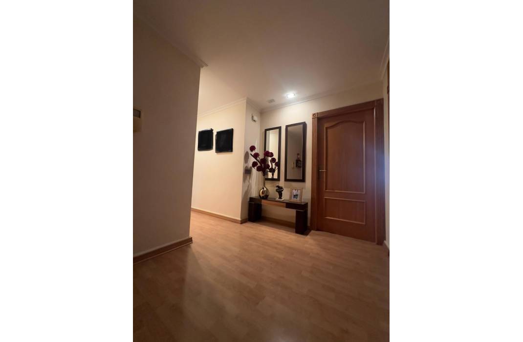 Resale - Apartment - Torrevieja - Centro