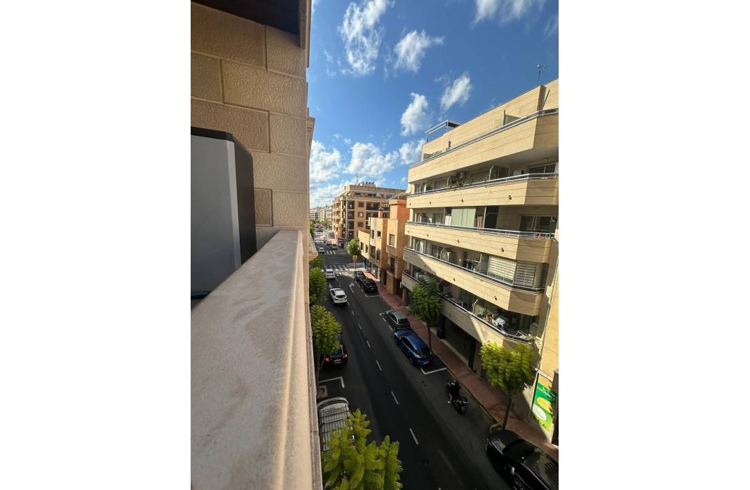 Resale - Apartment - Torrevieja - Centro