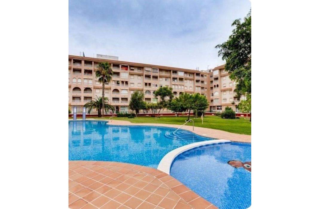 Resale - Apartment - Torrevieja - Centro