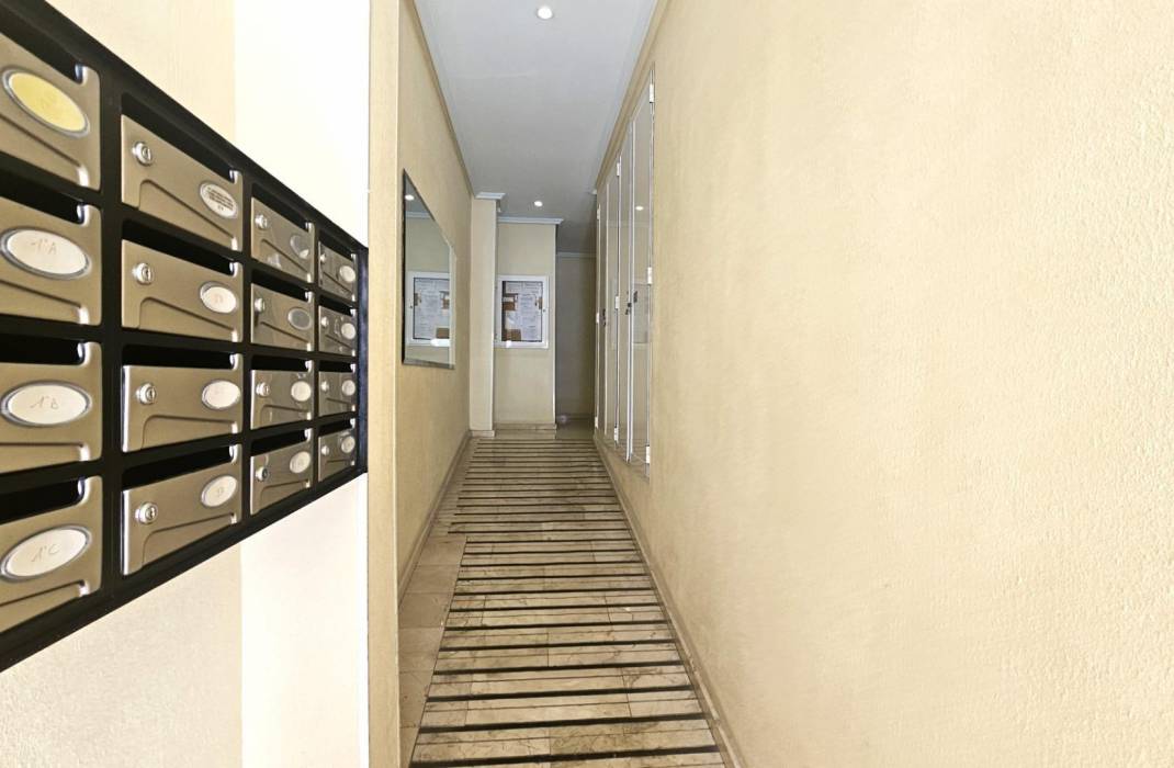 Resale - Apartment - Torrevieja - Centro