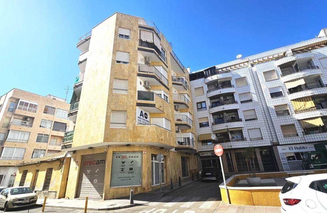 Resale - Apartment - Torrevieja - Centro