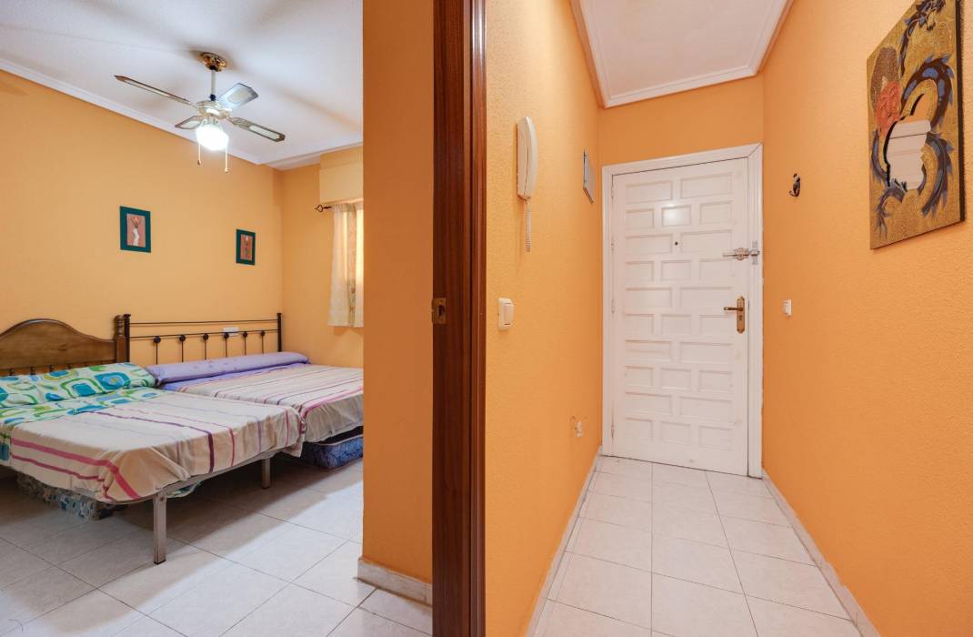 Resale - Apartment - Torrevieja - Centro