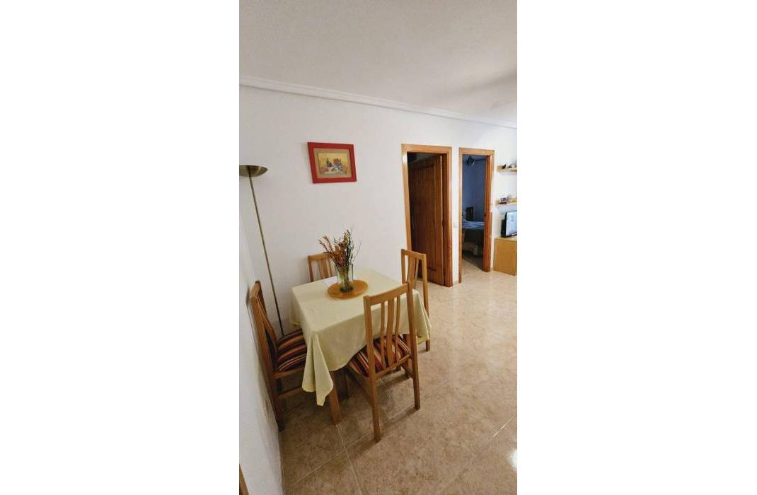 Resale - Apartment - Torrevieja - Centro