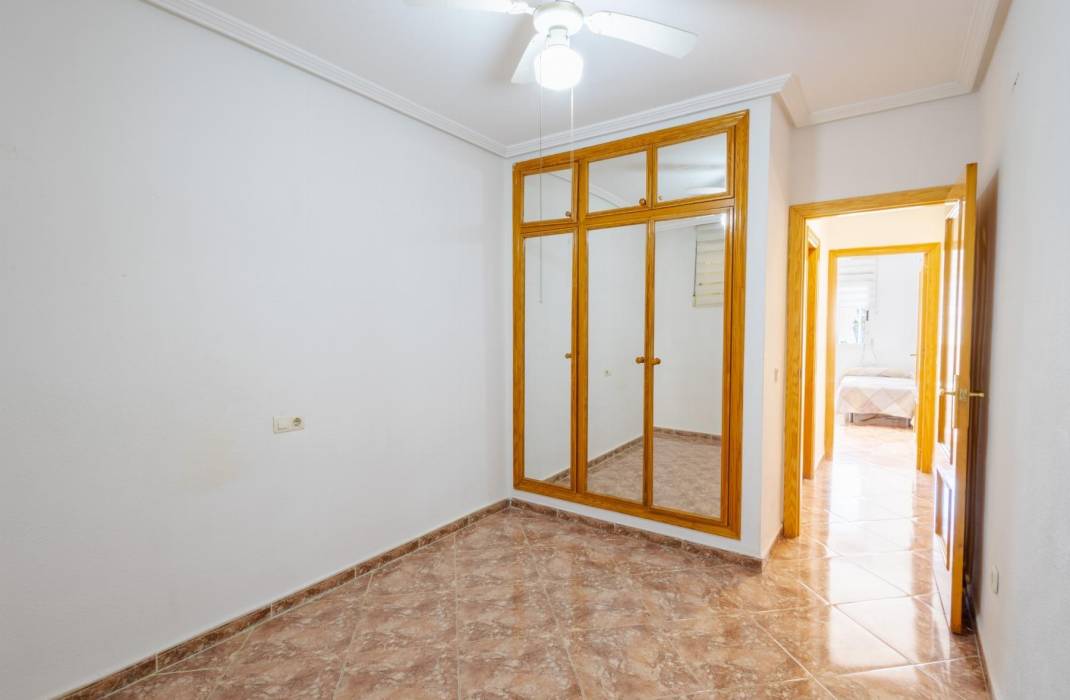 Resale - Apartment - Torrevieja - Centro