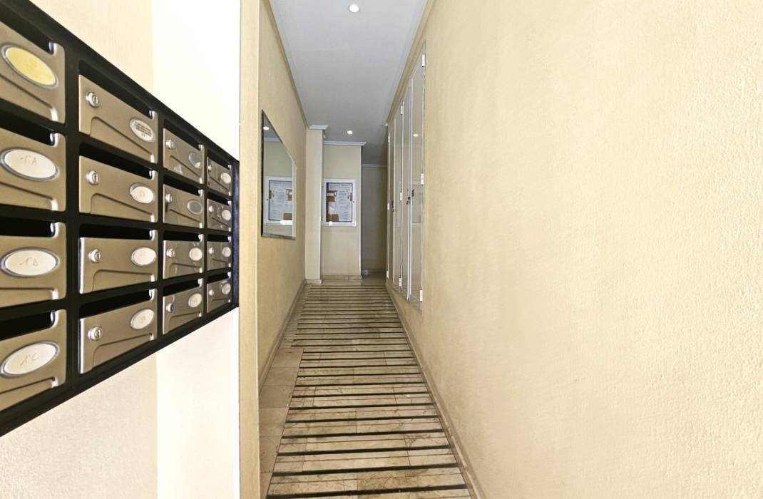 Resale - Apartment - Torrevieja - Centro